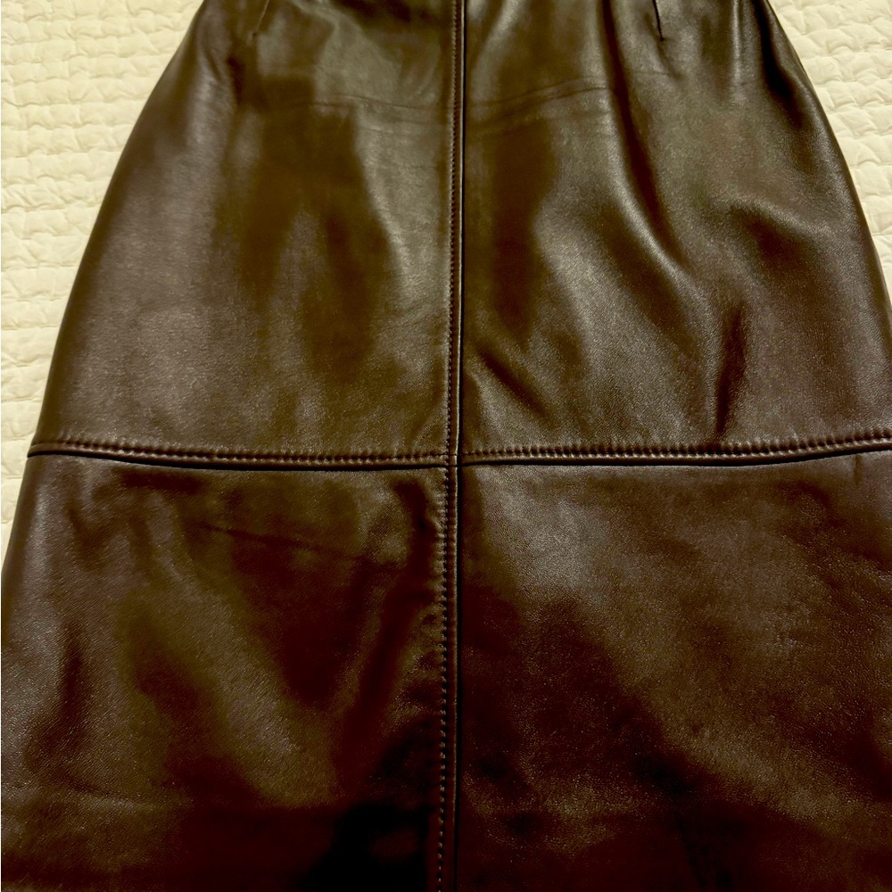 Size 4 Boss  Chocolate Brown Leather Skirt! Real Leather.
